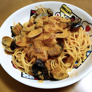 あさりとナスのトマトクリームパスタ